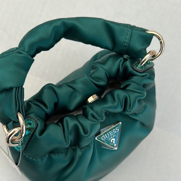 Guess Green Mini Bag with Chain Strap and Ruched Texture - Picture 5 of 9